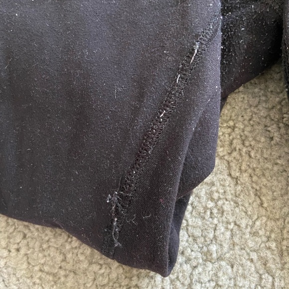 Black Lululemon leggings - Picture 2 of 4